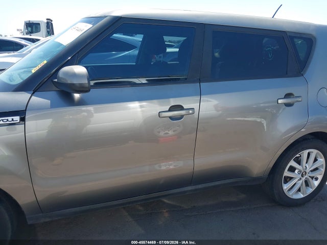 KIA SOUL + 2018 KNDJP3A57J7539932 Image 15