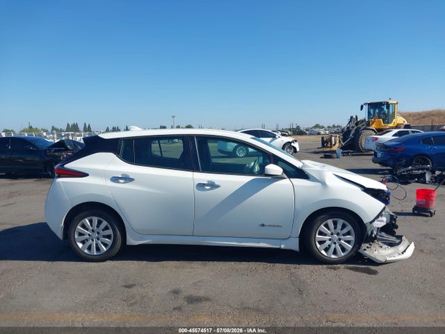 1N4AZ1CP3KC303063 Nissan LEAF S