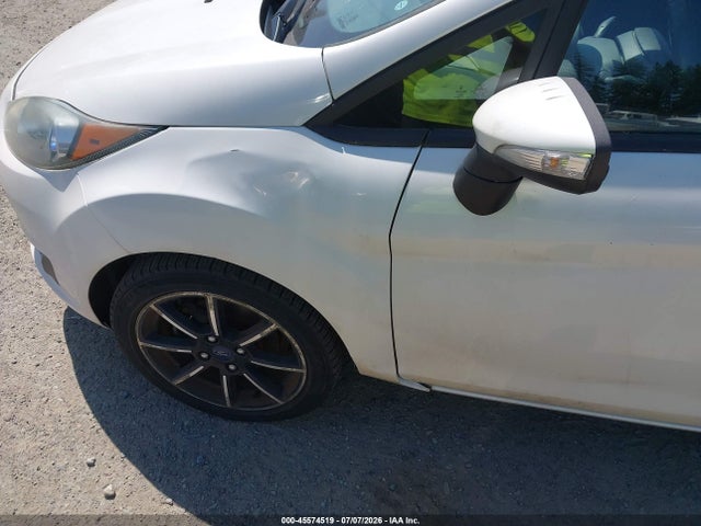 3FADP4BJ6GM105150 Ford FIESTA SE
