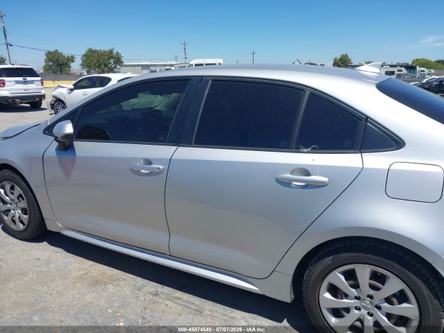JTDEPRAE9LJ105005 Toyota COROLLA LE