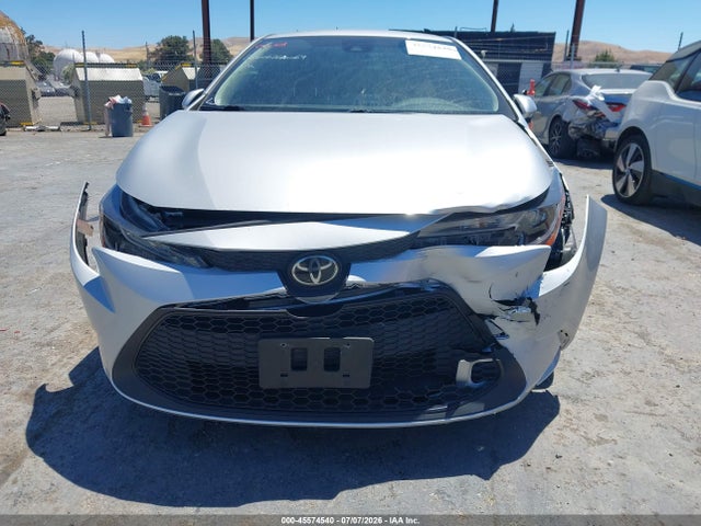 JTDEPRAE9LJ105005 Toyota COROLLA LE