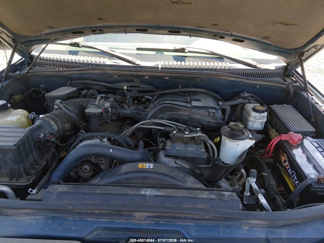 45574544 :رقم المزاد ، 1FMDU74K15UA04497 vin ، 2005 Ford Explorer Eddie Bauer مزاد بيع