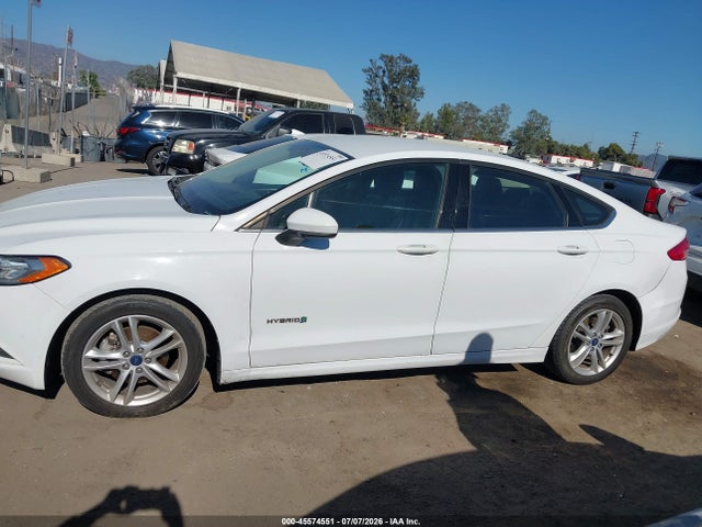 3FA6P0LU8JR269651 Ford Fusion Hybrid Se