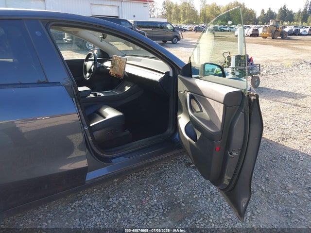 Продаж на аукціоні авто 2021 Tesla Model Y Long Range Dual Motor All-wheel Drive, vin: 5YJYGAEE9MF185309, номер лоту: 45574609
