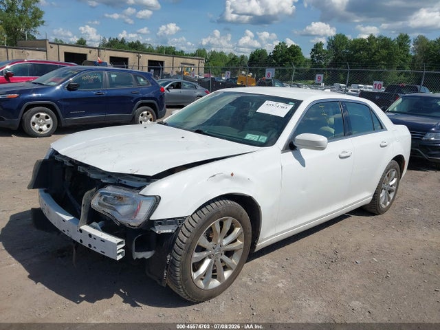 Продажа на аукционе авто 2020 Chrysler 300 Touring L Awd, vin: 2C3CCARG7LH148404, номер лота: 45574703