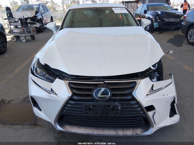 Продаж на аукціоні авто 2017 Lexus Is 200t, vin: JTHBA1D29H5042851, номер лоту: 45574818