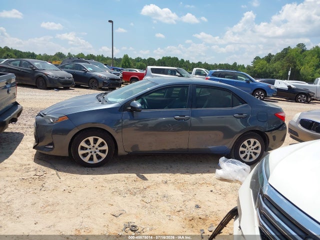 45575014 :رقم المزاد ، 2T1BURHE7JC005186 vin ، 2018 Toyota Corolla Le مزاد بيع