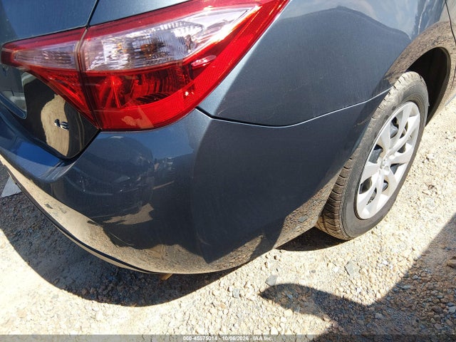45575014 :رقم المزاد ، 2T1BURHE7JC005186 vin ، 2018 Toyota Corolla Le مزاد بيع