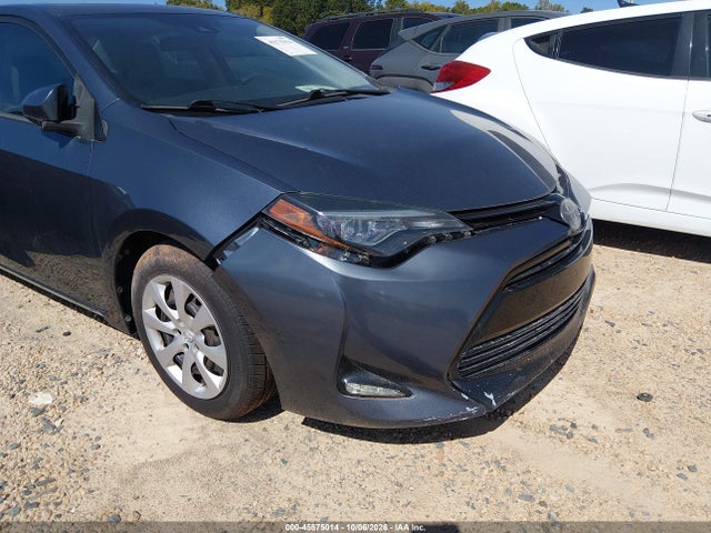 45575014 :رقم المزاد ، 2T1BURHE7JC005186 vin ، 2018 Toyota Corolla Le مزاد بيع