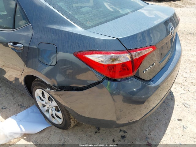 45575014 :رقم المزاد ، 2T1BURHE7JC005186 vin ، 2018 Toyota Corolla Le مزاد بيع