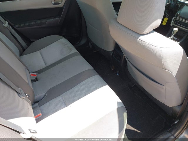 45575014 :رقم المزاد ، 2T1BURHE7JC005186 vin ، 2018 Toyota Corolla Le مزاد بيع