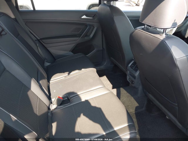 2021 Volkswagen Tiguan 2.0t Se/2.0t Se R-line Black/2.0t Sel მანქანა იყიდება აუქციონზე, vin: 3VV2B7AX6MM043267, აუქციონის ნომერი: 45575069