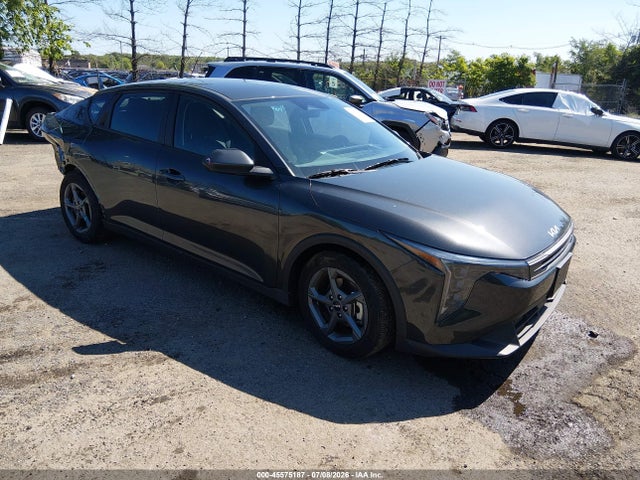 2025 Kia K4 Lxs მანქანა იყიდება აუქციონზე, vin: 3KPFT4DE1SE037261, აუქციონის ნომერი: 45575187