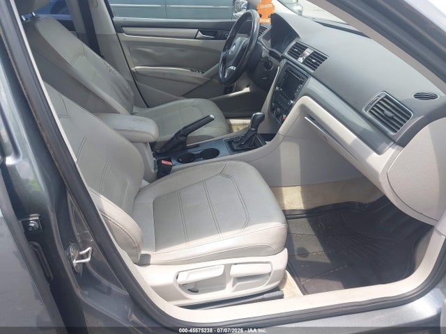 Продажа на аукционе авто 2015 Volkswagen Passat 1.8t Limited Edition, vin: 1VWAS7A3XFC110297, номер лота: 45575238