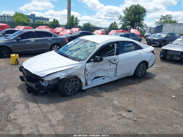 Hyundai ELANTRA SEL 2024 KMHLM4DG0RU769504 Image 2
