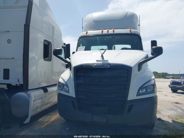 Продажа на аукционе авто 2019 Freightliner New Cascadia 116, vin: 3AKJHTDV1KSKF1396, номер лота: 45575350