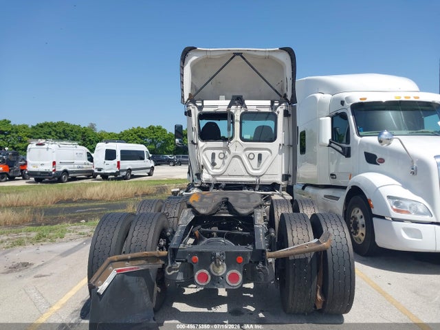 Продажа на аукционе авто 2019 Freightliner New Cascadia 116, vin: 3AKJHTDV1KSKF1396, номер лота: 45575350