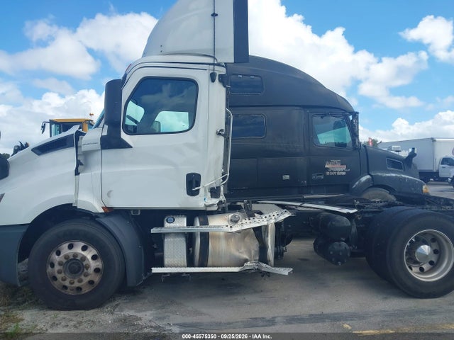 Продажа на аукционе авто 2019 Freightliner New Cascadia 116, vin: 3AKJHTDV1KSKF1396, номер лота: 45575350