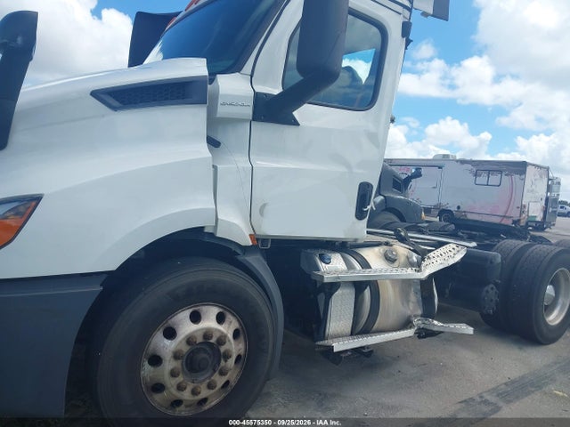 Продажа на аукционе авто 2019 Freightliner New Cascadia 116, vin: 3AKJHTDV1KSKF1396, номер лота: 45575350