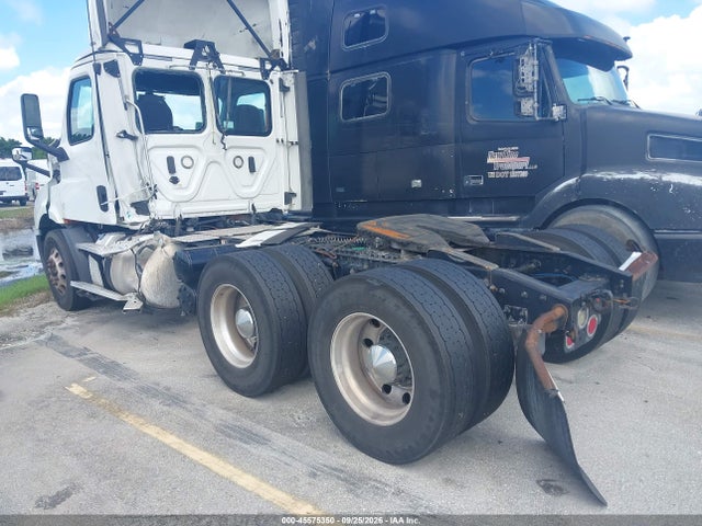 Продажа на аукционе авто 2019 Freightliner New Cascadia 116, vin: 3AKJHTDV1KSKF1396, номер лота: 45575350