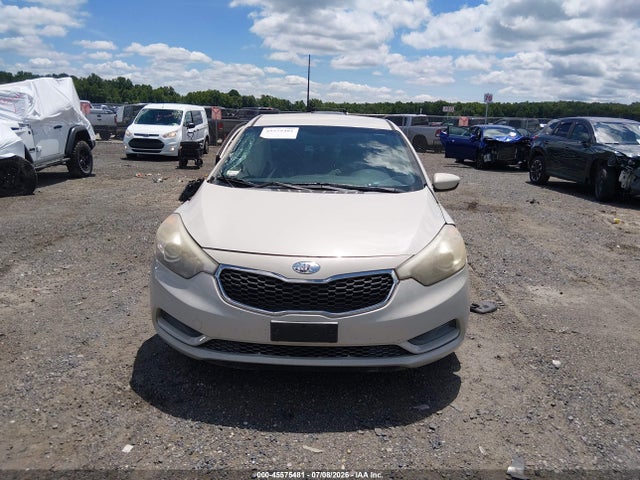 45575481 :رقم المزاد ، KNAFK4A61F5311640 vin ، 2015 Kia Forte Lx مزاد بيع