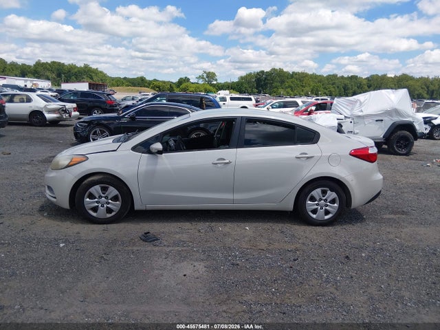 45575481 :رقم المزاد ، KNAFK4A61F5311640 vin ، 2015 Kia Forte Lx مزاد بيع