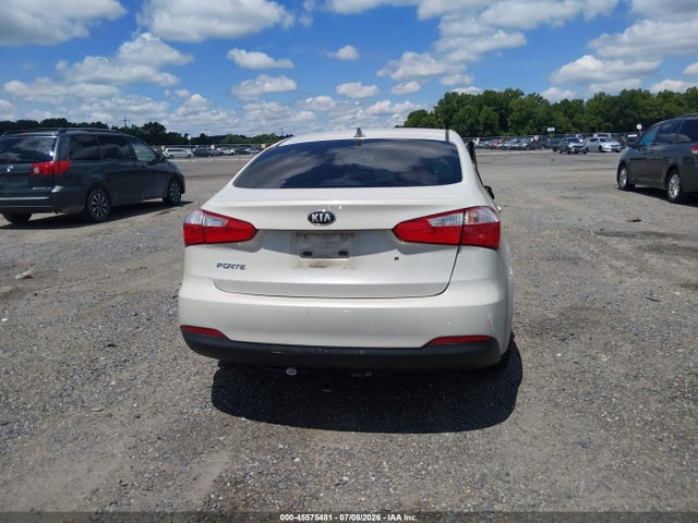 45575481 :رقم المزاد ، KNAFK4A61F5311640 vin ، 2015 Kia Forte Lx مزاد بيع
