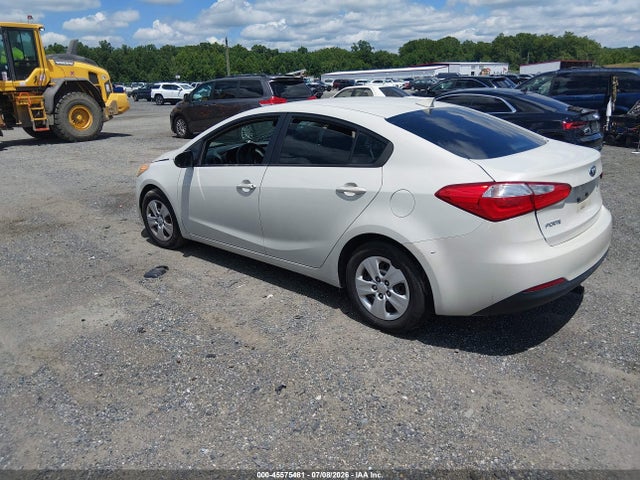 45575481 :رقم المزاد ، KNAFK4A61F5311640 vin ، 2015 Kia Forte Lx مزاد بيع