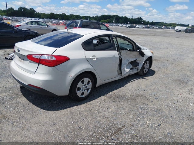 45575481 :رقم المزاد ، KNAFK4A61F5311640 vin ، 2015 Kia Forte Lx مزاد بيع