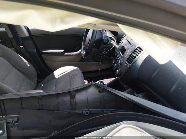 45575481 :رقم المزاد ، KNAFK4A61F5311640 vin ، 2015 Kia Forte Lx مزاد بيع