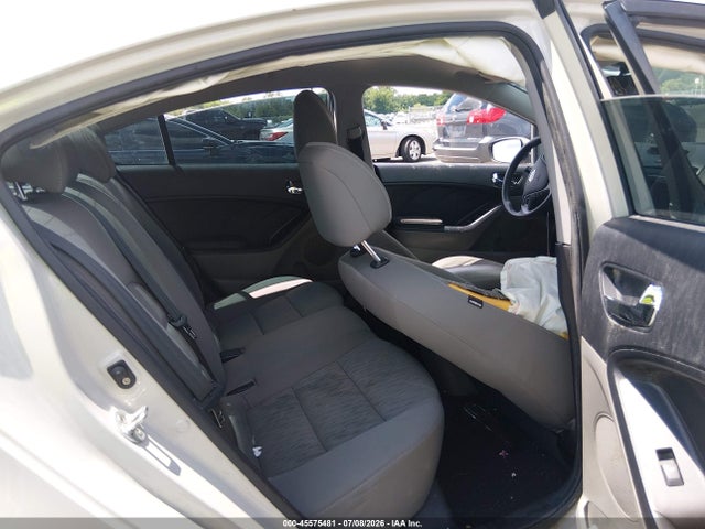 45575481 :رقم المزاد ، KNAFK4A61F5311640 vin ، 2015 Kia Forte Lx مزاد بيع
