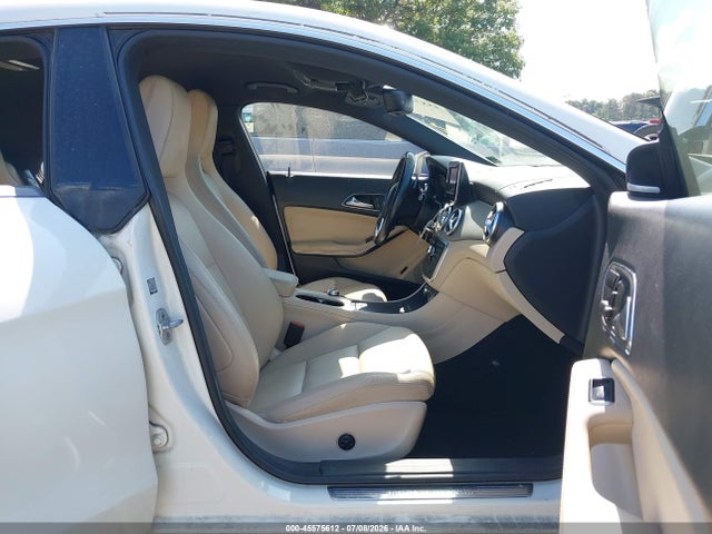 45575612 :رقم المزاد ، WDDSJ4EB6EN052627 vin ، 2014 Mercedes-benz Cla 250 مزاد بيع