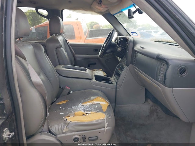 45575686 :رقم المزاد ، 1GNEC16Z24J261078 vin ، 2004 Chevrolet Suburban 1500 Lt مزاد بيع