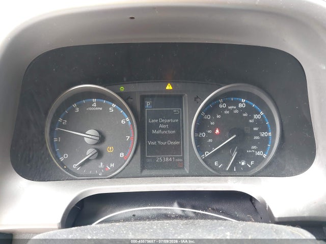 Toyota RAV4 LE 2018 JTMZFREV3JJ150596 Image 7