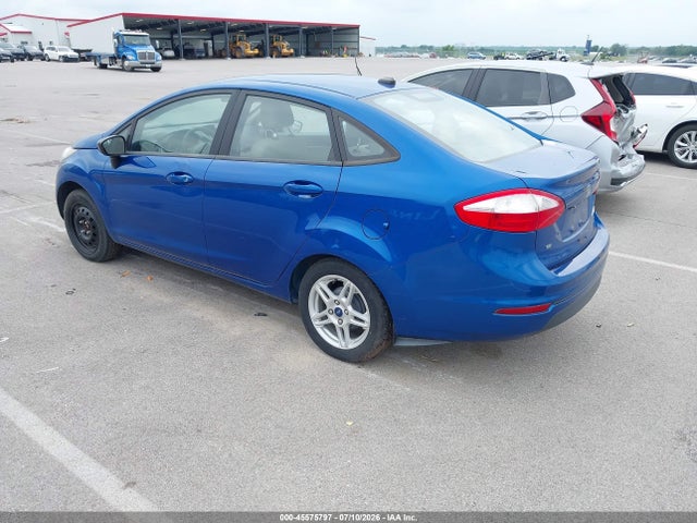 Ford FIESTA SE 2018 3FADP4BJXJM128163 Image 3