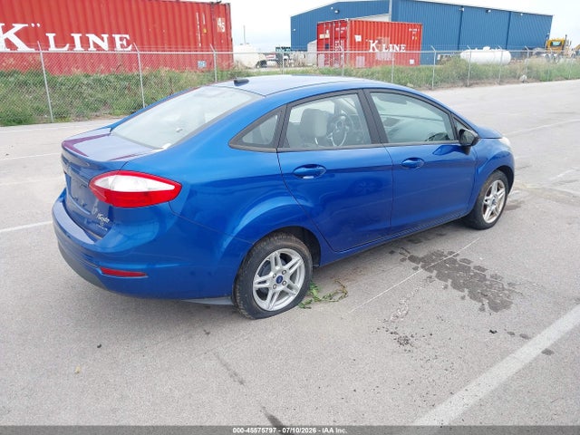 Ford FIESTA SE 2018 3FADP4BJXJM128163 Image 4