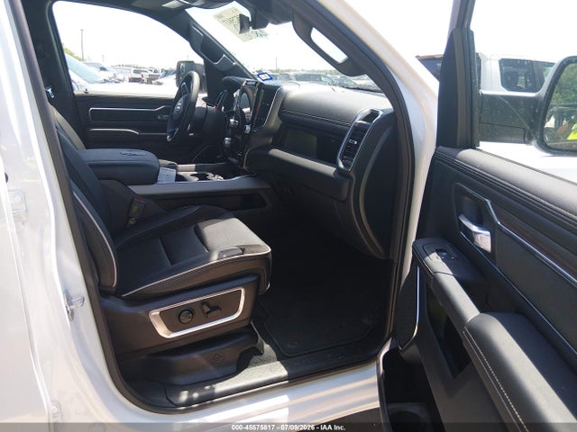 2026 Ram 1500 Laramie  4x4 5'7 Box მანქანა იყიდება აუქციონზე, vin: 1C6SRFJP8TN364923, აუქციონის ნომერი: 45575817
