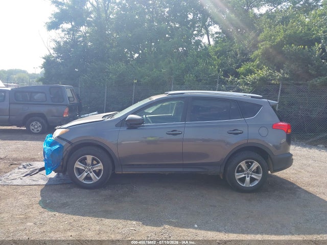 JTMRFREV2FJ027539 Toyota Rav4 Xle