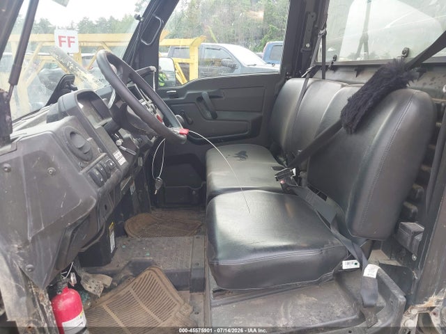 45575901 :رقم المزاد ، 1M0835MDPPM062893 vin ، 2023 John Deere Gator Xuv835m مزاد بيع
