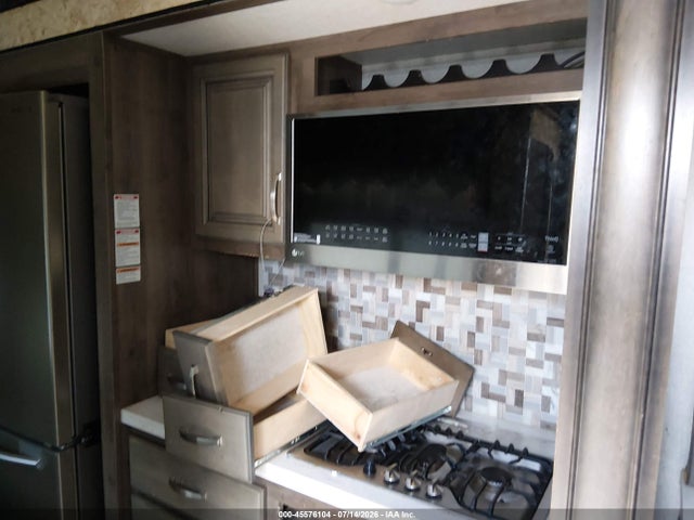 2018 Keystone Rv Montana მანქანა იყიდება აუქციონზე, vin: 4YDF37325J4703494, აუქციონის ნომერი: 45576104