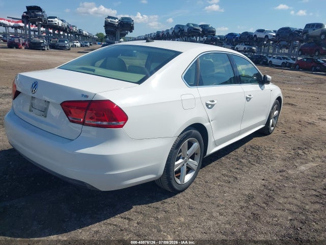 Продажа на аукционе авто 2014 Volkswagen Passat 1.8t Wolfsburg Edition, vin: 1VWAT7A3XEC038755, номер лота: 45576126