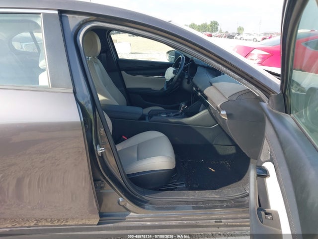 Продажа на аукционе авто 2019 Mazda Mazda3 Preferred Package, vin: 3MZBPADLXKM111778, номер лота: 45576134