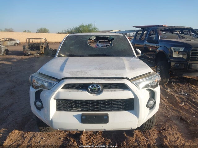 Toyota 4RUNNER SR5 2015 JTEZU5JRXF5107019 Image 6