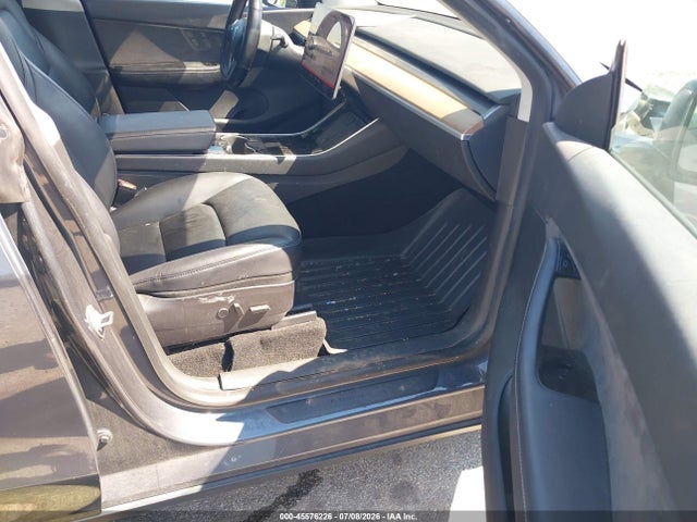 45576226 :رقم المزاد ، 5YJYGDEE8MF105063 vin ، 2021 Tesla Model Y Long Range Dual Motor All-wheel Drive مزاد بيع