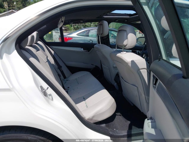 45576247 :رقم المزاد ، WDDGF81X19F207309 vin ، 2009 Mercedes-benz C 300 Luxury 4matic/sport 4matic مزاد بيع
