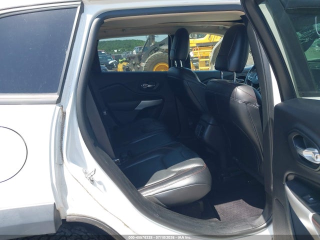 45576328 :رقم المزاد ، 1C4PJMBS0HW588833 vin ، 2017 Jeep Cherokee Trailhawk L Plus مزاد بيع