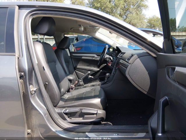 2018 Volkswagen Passat 2.0t R-line/2.0t S მანქანა იყიდება აუქციონზე, vin: 1VWAA7A31JC019611, აუქციონის ნომერი: 45576442