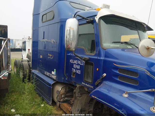45576486 :رقم المزاد ، 1M1AW21Y0EM038184 vin ، 2014 Mack 600 Cxu600 مزاد بيع