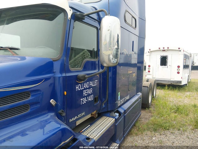 45576486 :رقم المزاد ، 1M1AW21Y0EM038184 vin ، 2014 Mack 600 Cxu600 مزاد بيع