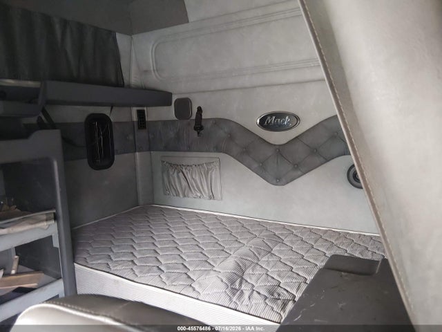 45576486 :رقم المزاد ، 1M1AW21Y0EM038184 vin ، 2014 Mack 600 Cxu600 مزاد بيع